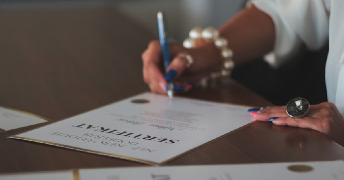 Creating a Deed of Trust: Your Easy Guide with EasyLegalForm Creating a Deed of Trust: Your Easy Guide with EasyLegalForm