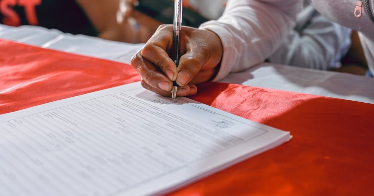 Creating a Month-to-Month Lease: EasyLegalForm vs. Hiring a Lawyer